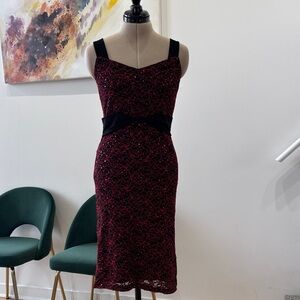 Elegant Burgundy Sequin Sheath Dress with Black Accents